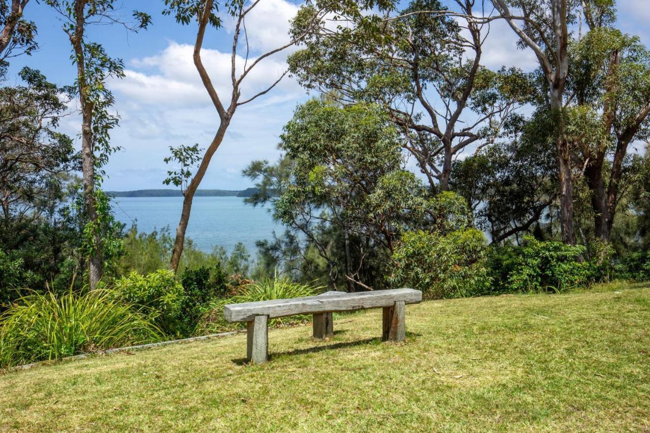 On The Lake - Pet Friendly Waterfront Villa Culburra Beach Exterior photo